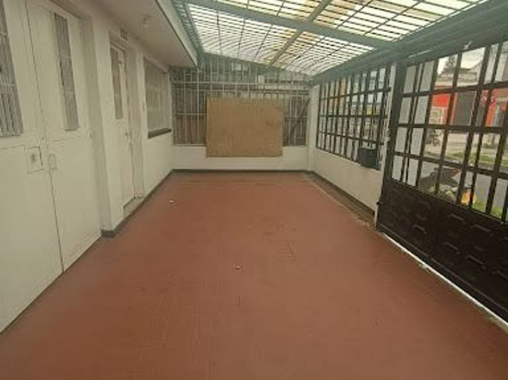 Casa de 9 alcobas en venta en Veraguas, Bogotá, 450 m² · foto 2 de 20