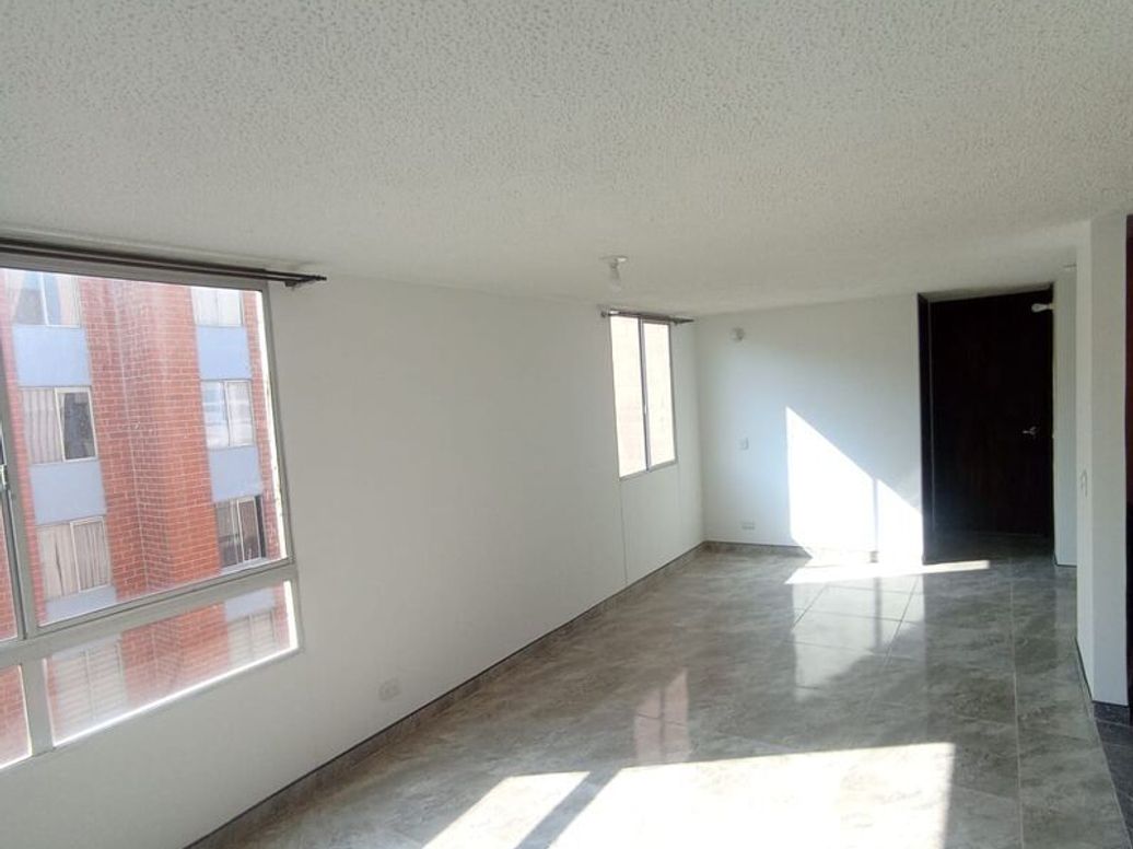 Apartamento de 2 alcobas en venta en San Jose, Bogotá, 49 m² · foto 2 de 15