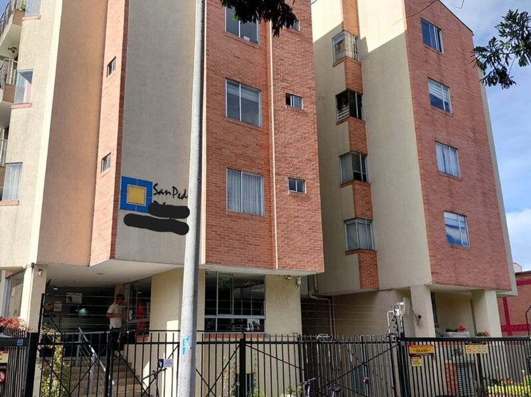 Apartamento de 3 alcobas en venta en Cr Quintas De San Pedro Et. Iii, Bogotá, 59 m² · foto 2 de 16