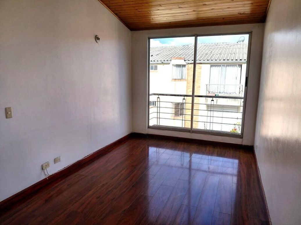 Apartamento de 3 alcobas en venta en Cr Quintas De San Pedro Et. Iii, Bogotá, 59 m² · foto 3 de 16