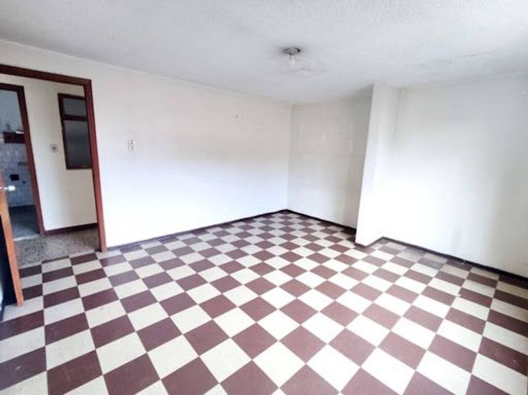 Casa de 7 alcobas en venta en El Laurel, Bogotá, 350 m² · foto 16 de 20