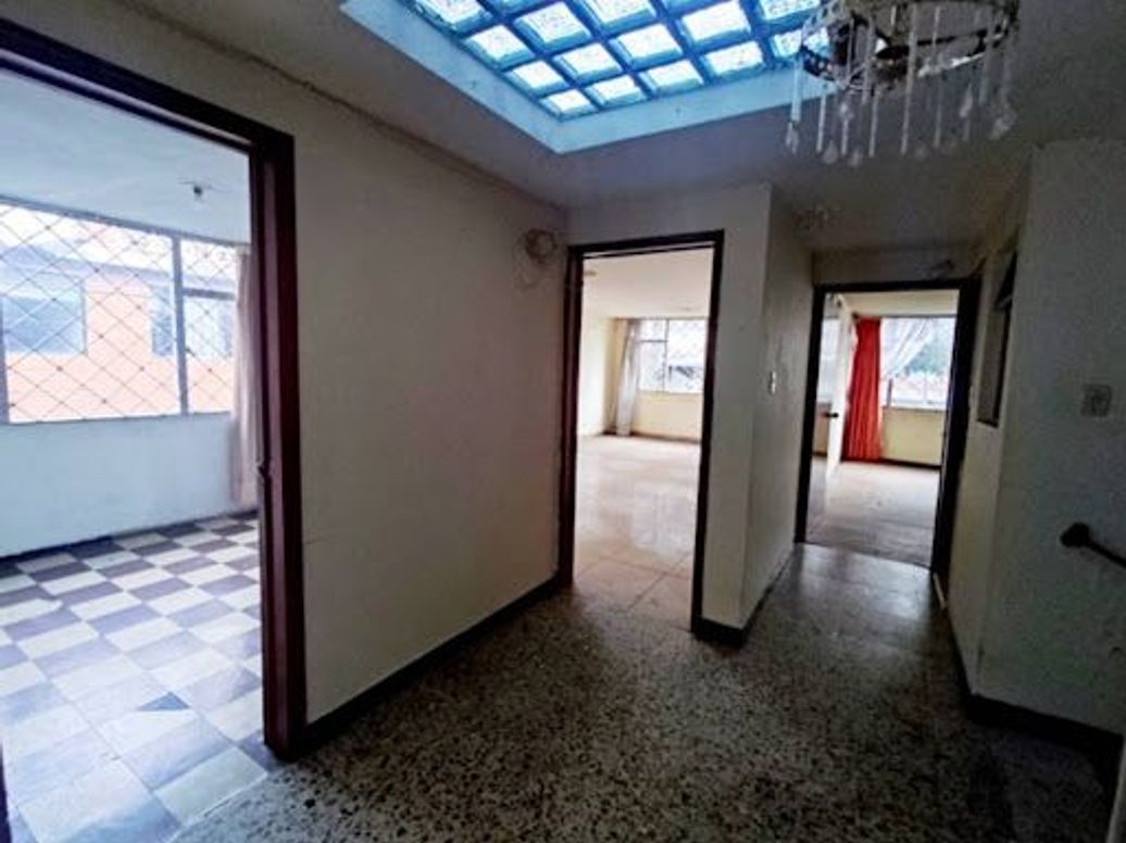 Casa de 7 alcobas en venta en El Laurel, Bogotá, 350 m² · foto 17 de 20