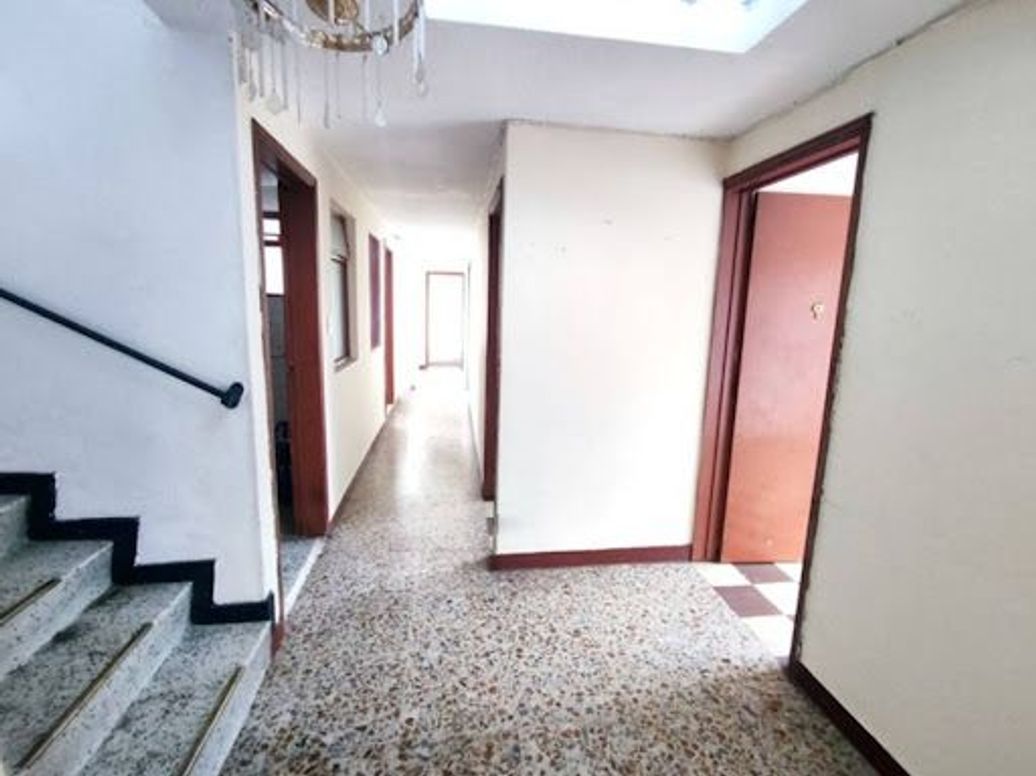 Casa de 7 alcobas en venta en El Laurel, Bogotá, 350 m² · foto 10 de 20