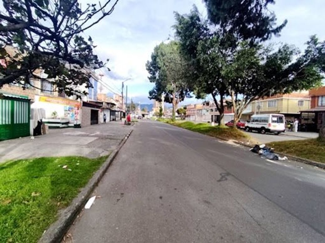 Casa de 7 alcobas en venta en El Laurel, Bogotá, 350 m² · foto 4 de 20