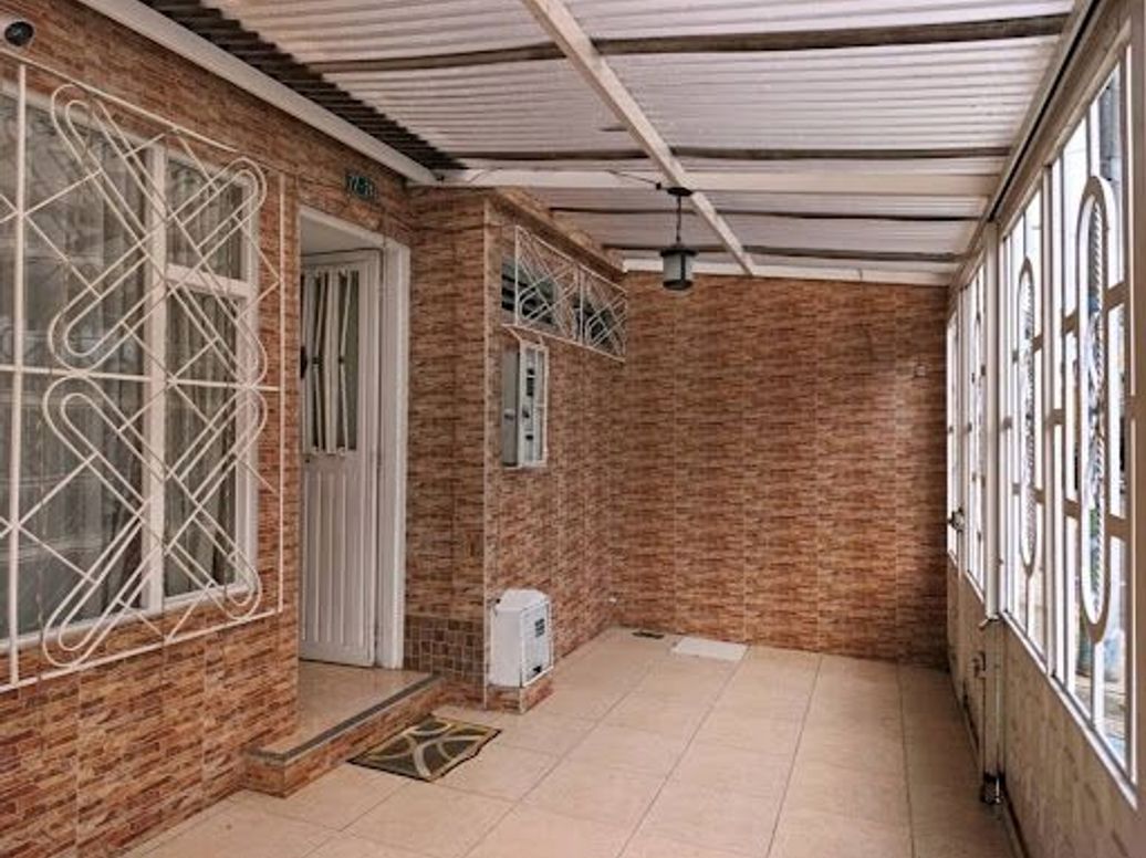 Casa de 4 alcobas en venta en Ciudad Kennedy Central, Bogotá, 129 m² · foto 3 de 20