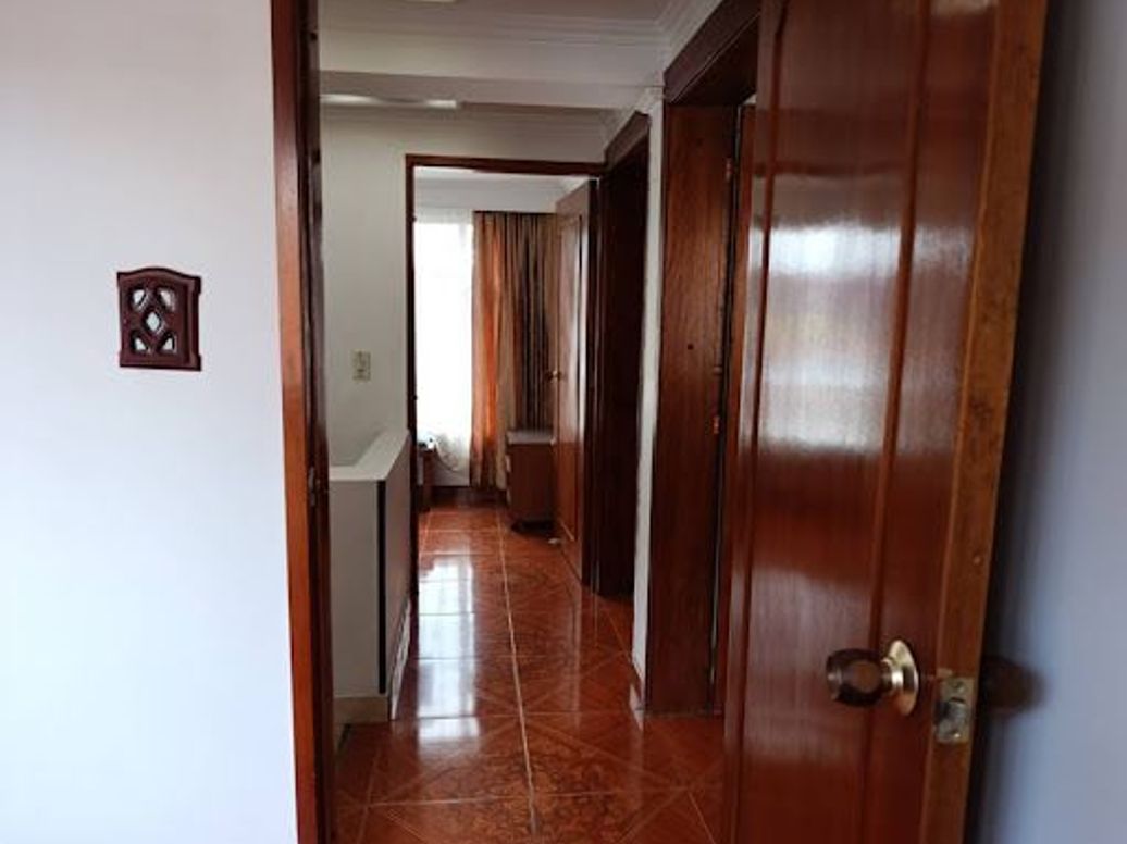 Casa de 4 alcobas en venta en Ciudad Kennedy Central, Bogotá, 129 m² · foto 10 de 20