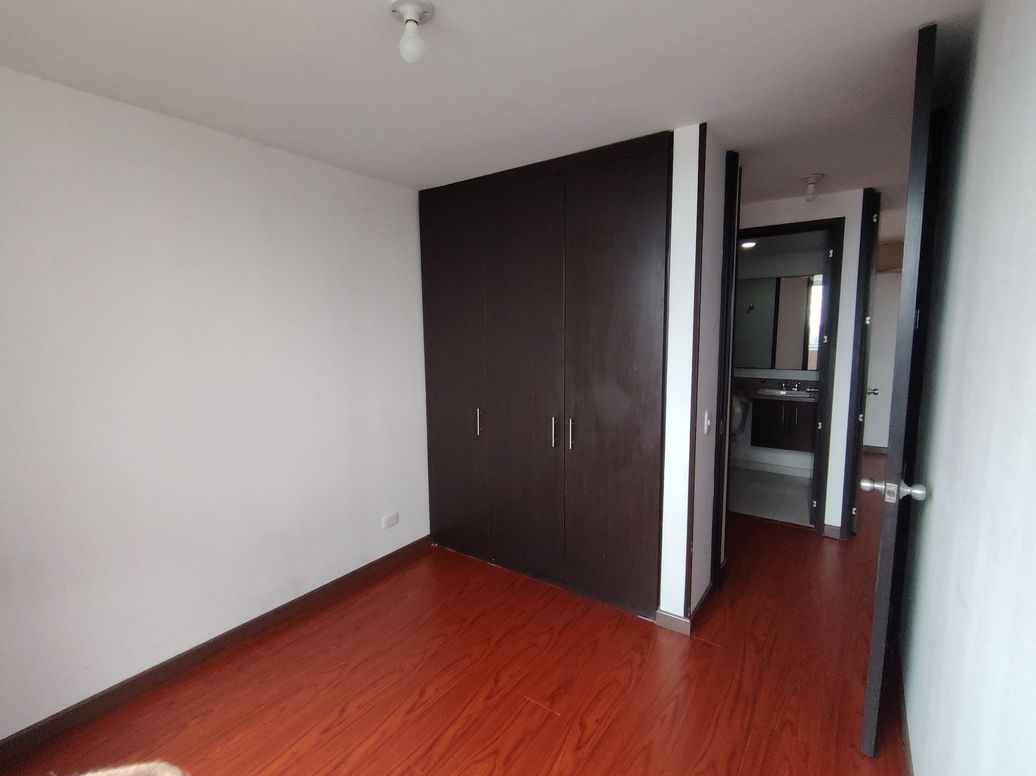 Apartamento de 3 alcobas en venta en La Chucua, Bogotá, 74 m² · foto 3 de 9