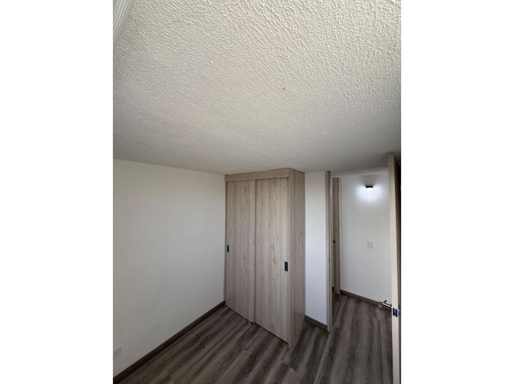Apartamento de 3 alcobas en venta en Zona Franca, Bogotá, 47 m² · foto 3 de 9
