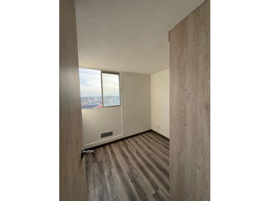 Apartamento de 3 alcobas en venta en Zona Franca, Bogotá, 47 m² · foto 6 de 9