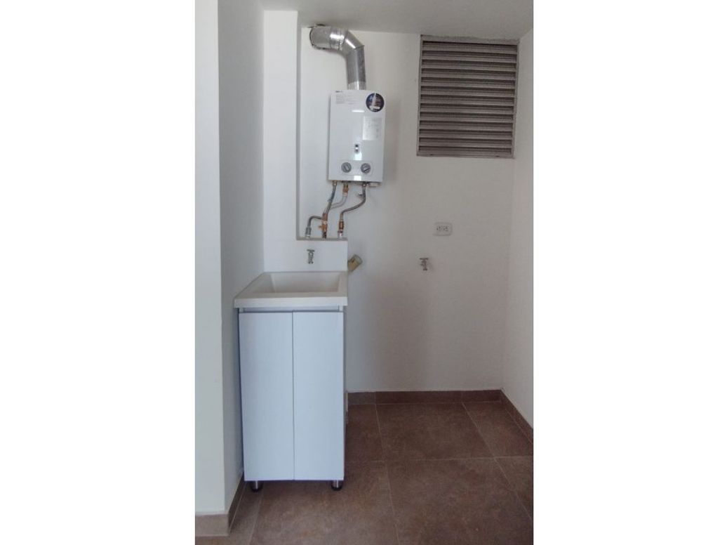 Apartamento de 1 alcoba en venta en Cjr Altos De Fontibon, Bogotá, 28 m² · foto 3 de 14