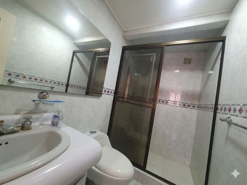 Apartamento de 3 alcobas en venta en Santa Barbara Central, Bogotá, 154 m² · foto 12 de 16