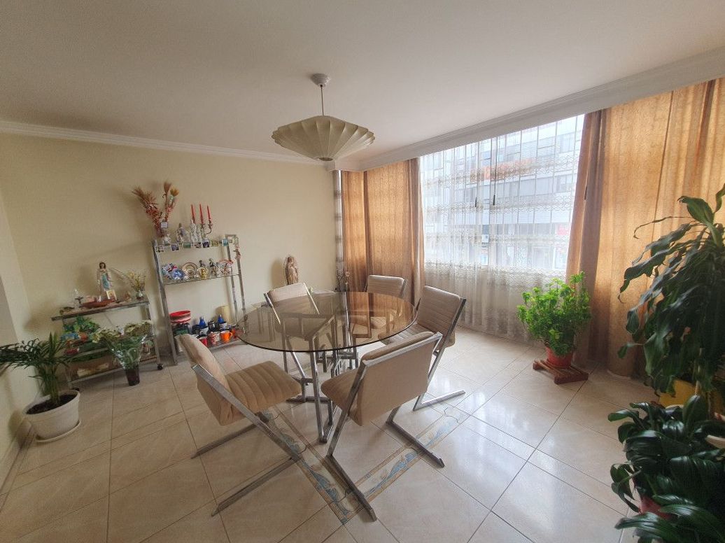 Apartamento de 3 alcobas en venta en Santa Barbara Central, Bogotá, 154 m² · foto 4 de 16