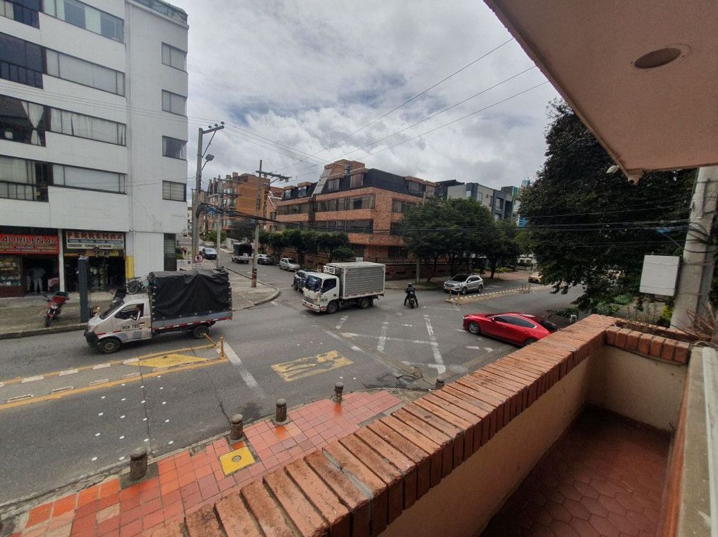 Apartamento de 3 alcobas en venta en Santa Barbara Central, Bogotá, 154 m² · foto 13 de 16