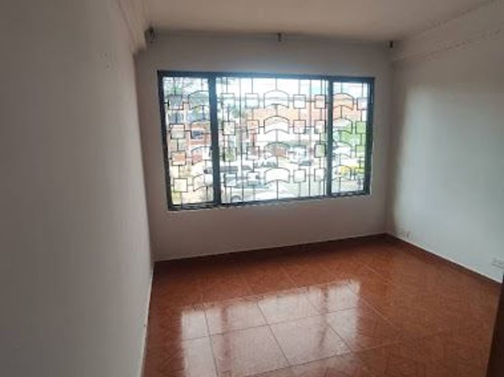 Casa de 4 alcobas en venta en El Carmelo, Bogotá, 110 m² · foto 8 de 17