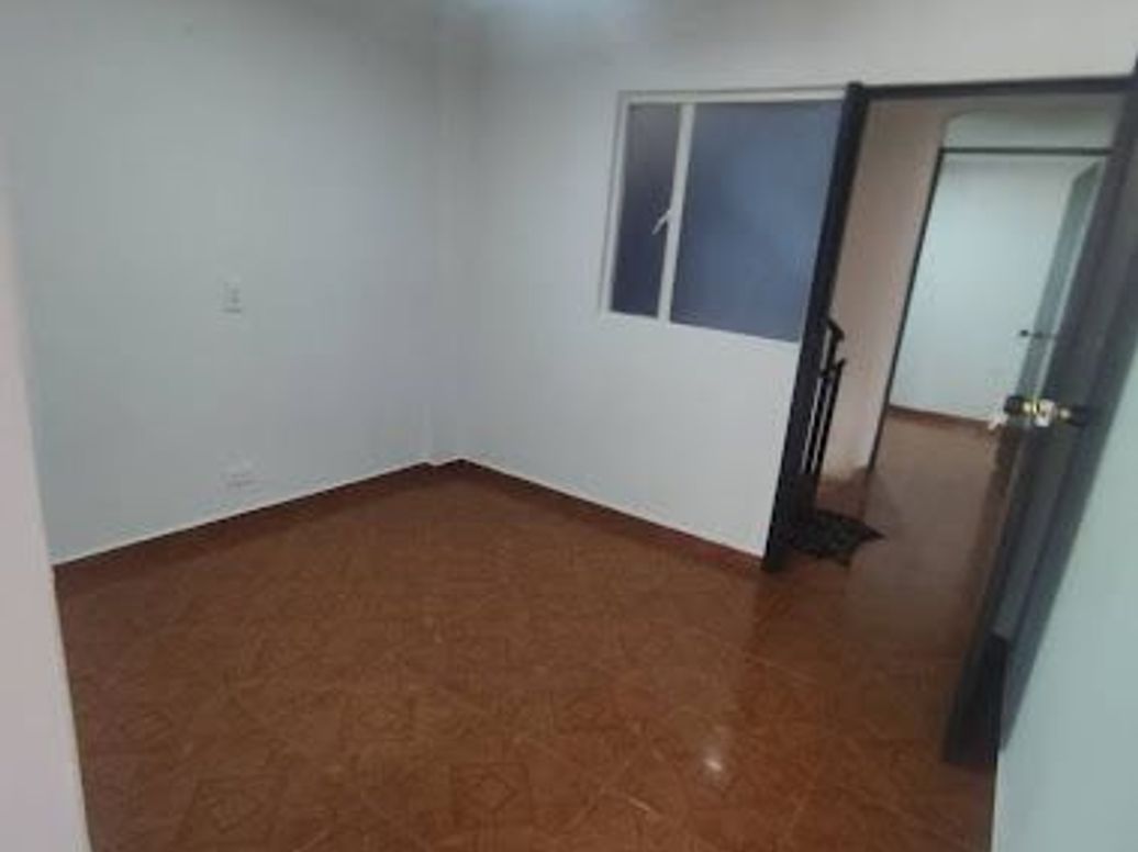 Casa de 4 alcobas en venta en El Carmelo, Bogotá, 110 m² · foto 9 de 17