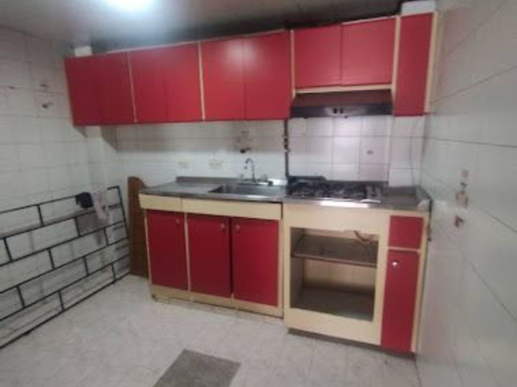 Casa de 4 alcobas en venta en El Carmelo, Bogotá, 110 m² · foto 3 de 17