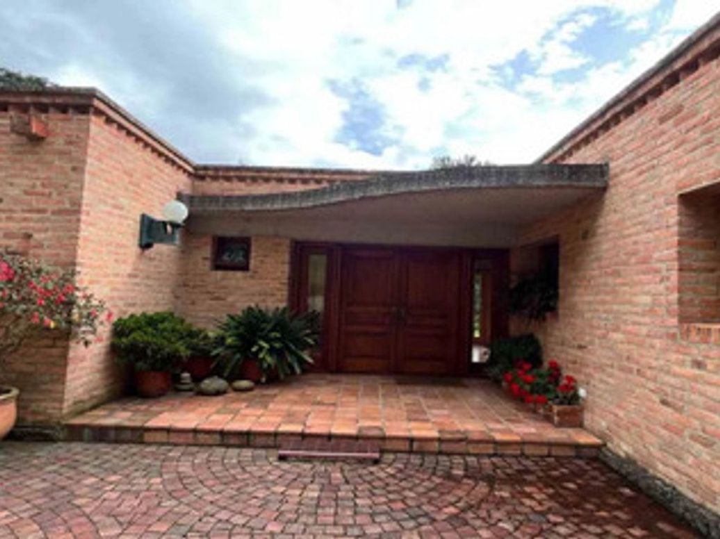 Casa de 4 alcobas en venta en Usaquén, Bogotá, 467 m² · foto 2 de 20