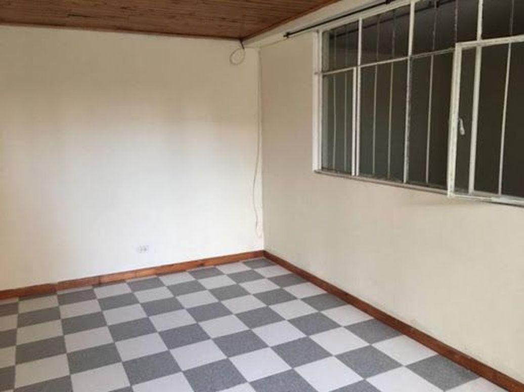 Casa de 9 alcobas en venta en San Rafael, Bogotá, 323 m² · foto 19 de 20