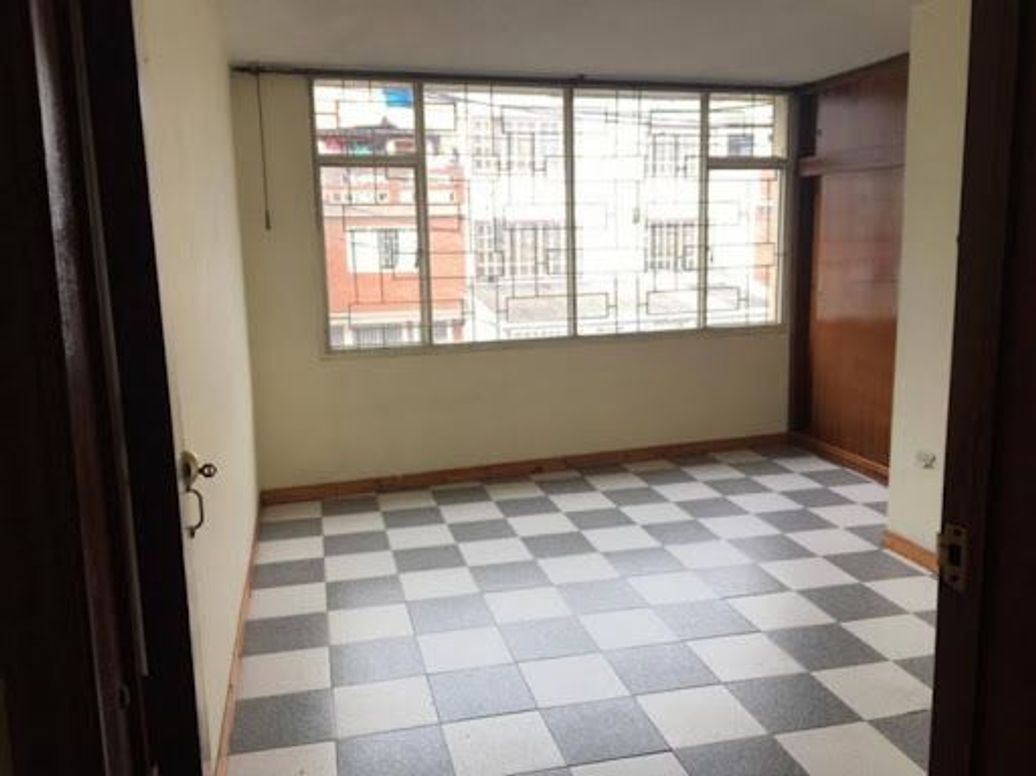 Casa de 9 alcobas en venta en San Rafael, Bogotá, 323 m² · foto 13 de 20