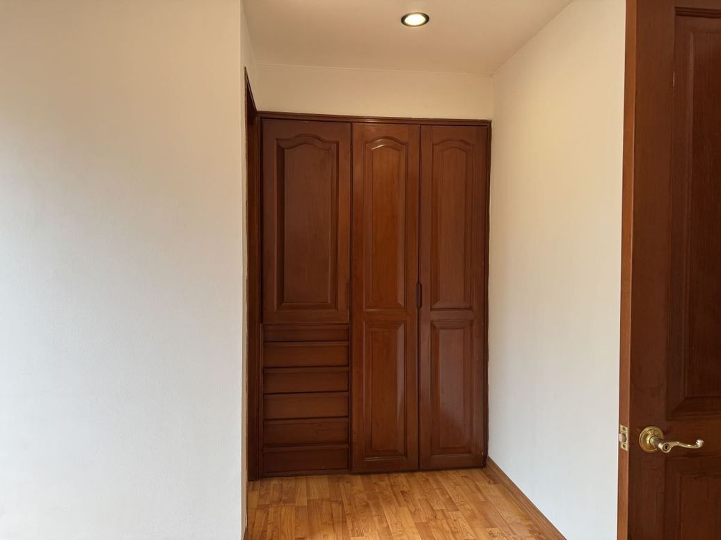 Apartamento de 2 alcobas en venta en Los Rosales, Bogotá, 68 m² · foto 11 de 18