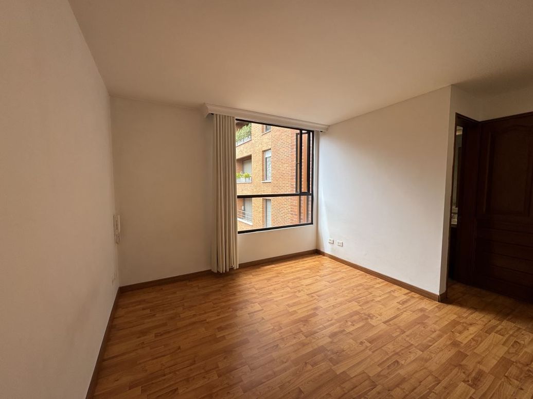Apartamento de 2 alcobas en venta en Los Rosales, Bogotá, 68 m² · foto 18 de 18