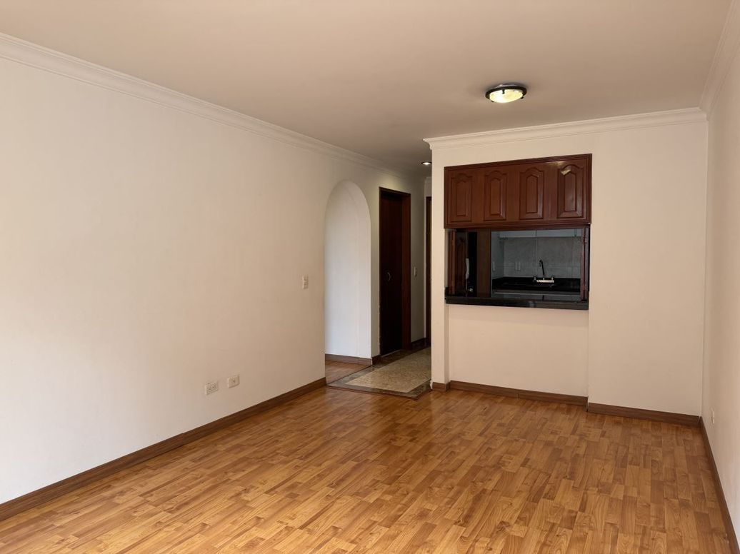 Apartamento de 2 alcobas en venta en Los Rosales, Bogotá, 68 m² · foto 5 de 18