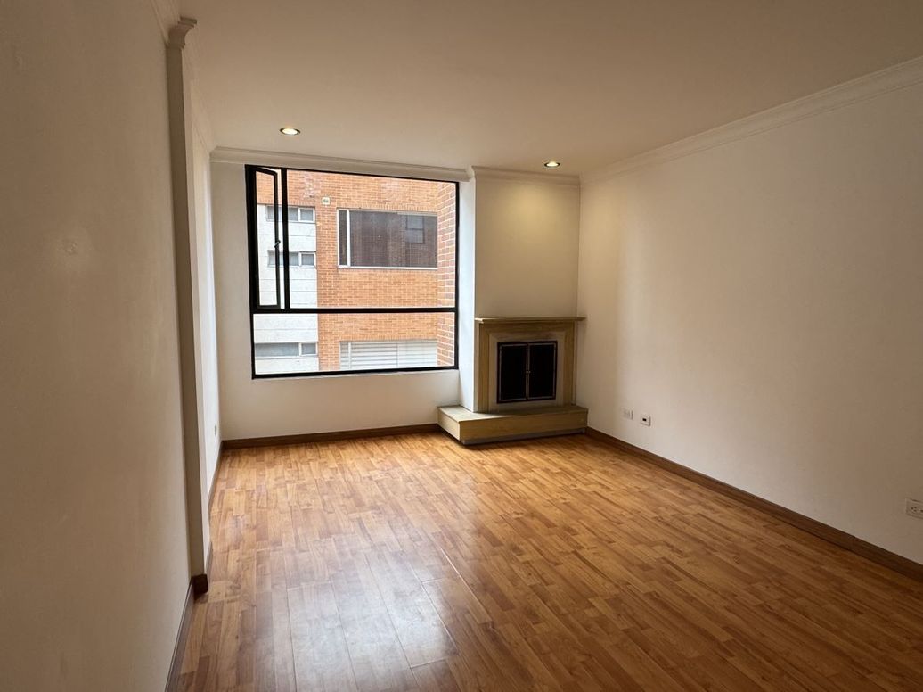 Apartamento de 2 alcobas en venta en Los Rosales, Bogotá, 68 m² · foto 4 de 18