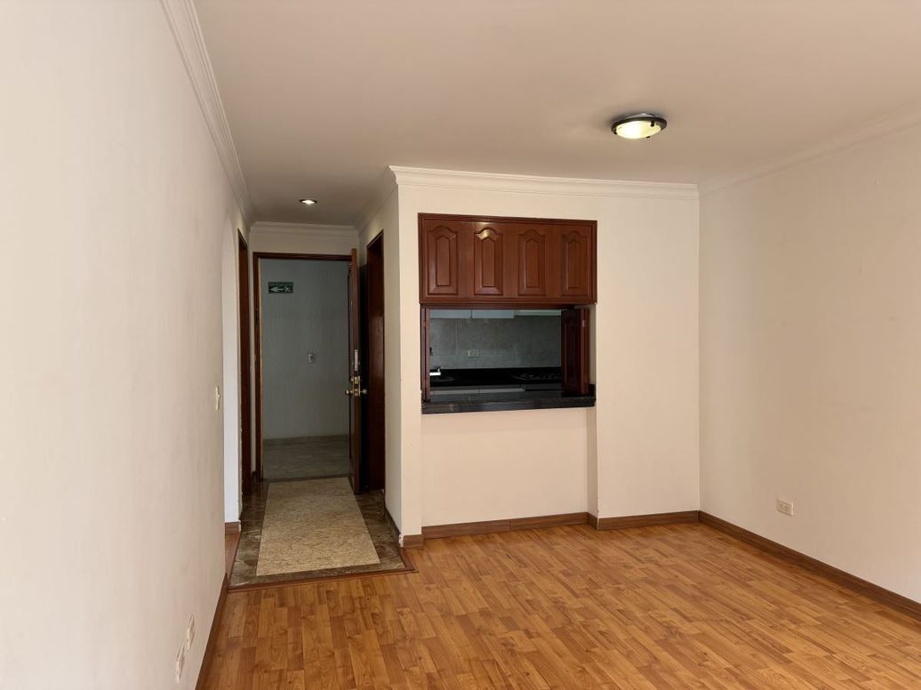 Apartamento de 2 alcobas en venta en Los Rosales, Bogotá, 68 m² · foto 6 de 18