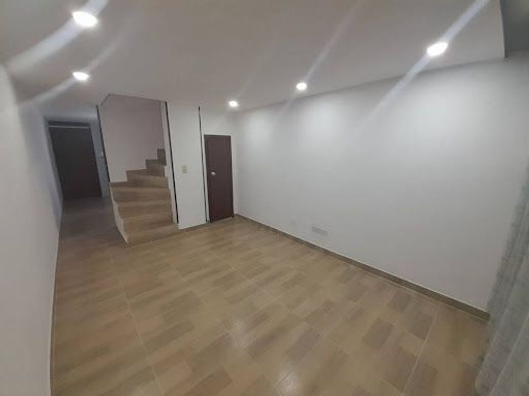Casa de 3 alcobas en venta en Rincón De La Valvanera, Bogotá, 81 m² · foto 2 de 17