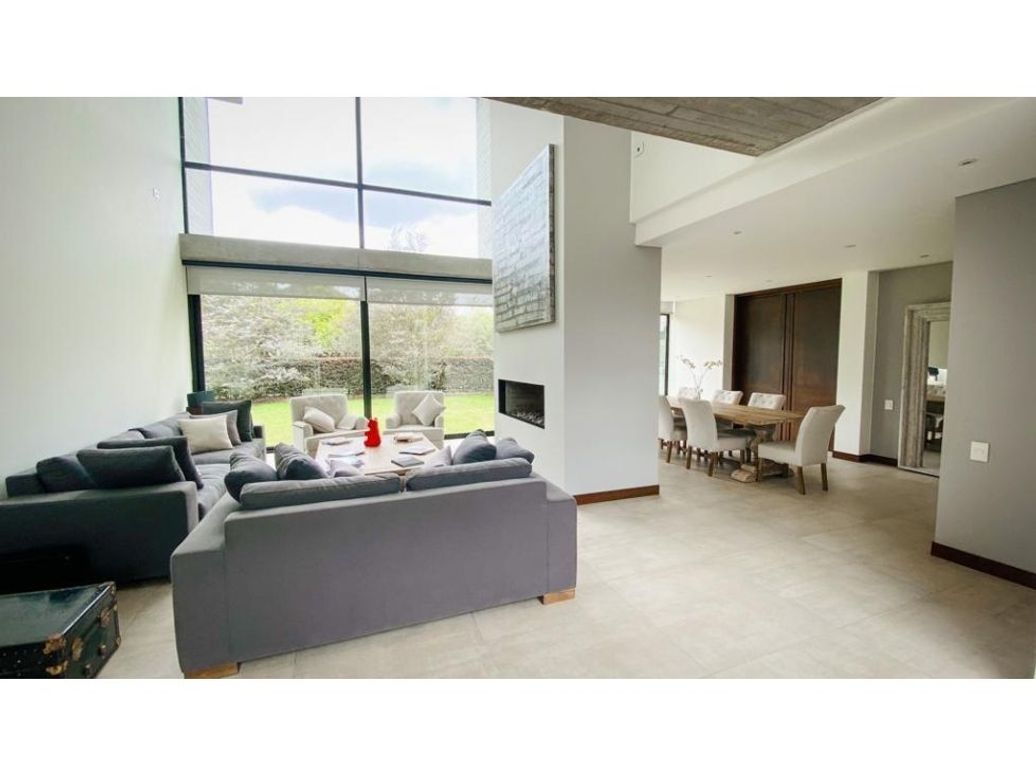 Casa de 4 alcobas en venta en Suba, Bogotá, 440 m² · foto 4 de 20