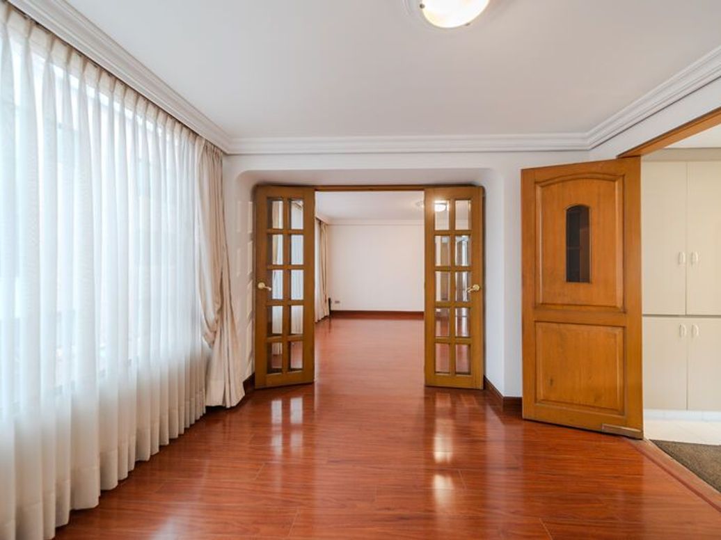 Apartamento de 2 alcobas en arriendo en Santa Barbara Central, Bogotá, 162 m² · foto 5 de 20