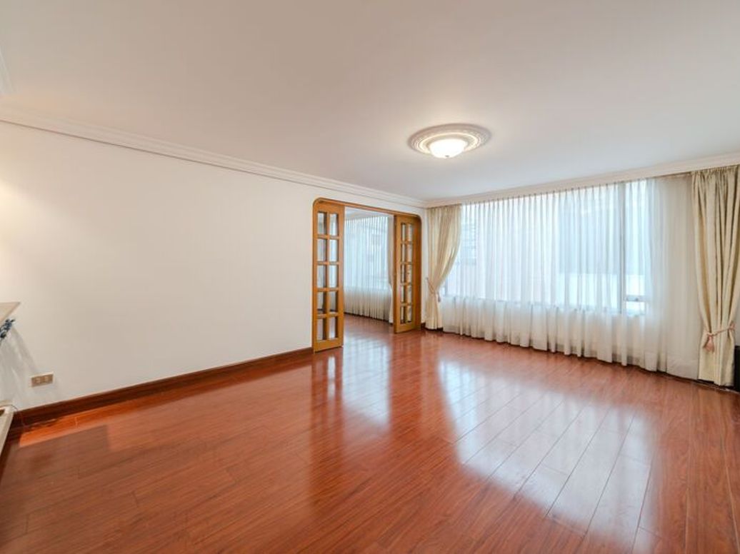 Apartamento de 2 alcobas en arriendo en Santa Barbara Central, Bogotá, 162 m² · foto 2 de 20