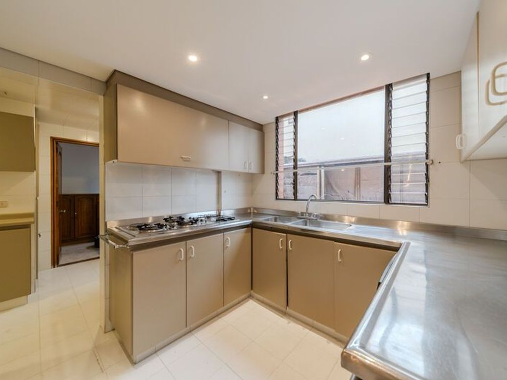 Apartamento de 2 alcobas en arriendo en Santa Barbara Central, Bogotá, 162 m² · foto 6 de 20