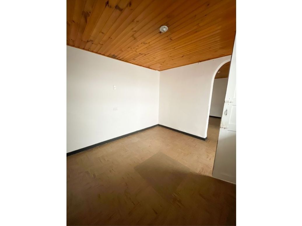 Casa de 6 alcobas en venta en Simón Bolívar, Bogotá, 150 m² · foto 4 de 20