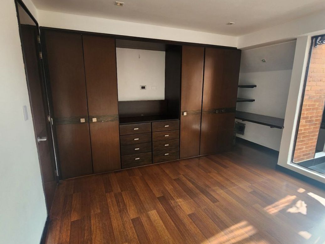 Apartamento de 3 alcobas en venta en San Patricio, Bogotá, 206 m² · foto 8 de 20