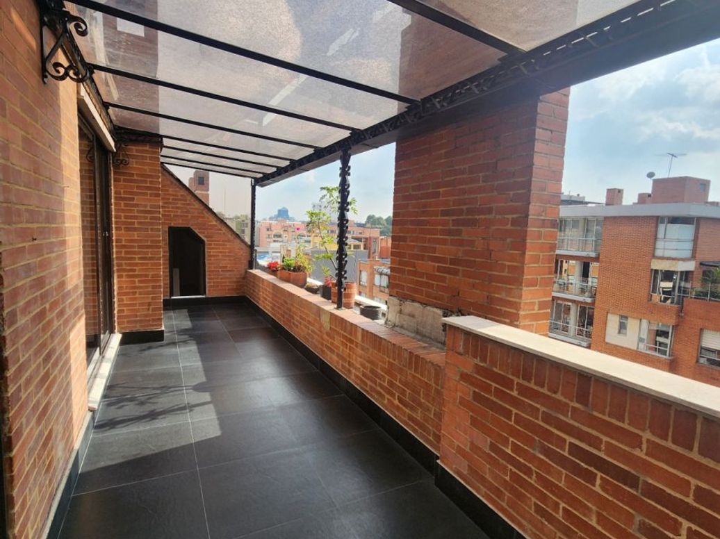 Apartamento de 3 alcobas en venta en San Patricio, Bogotá, 206 m² · foto 3 de 20