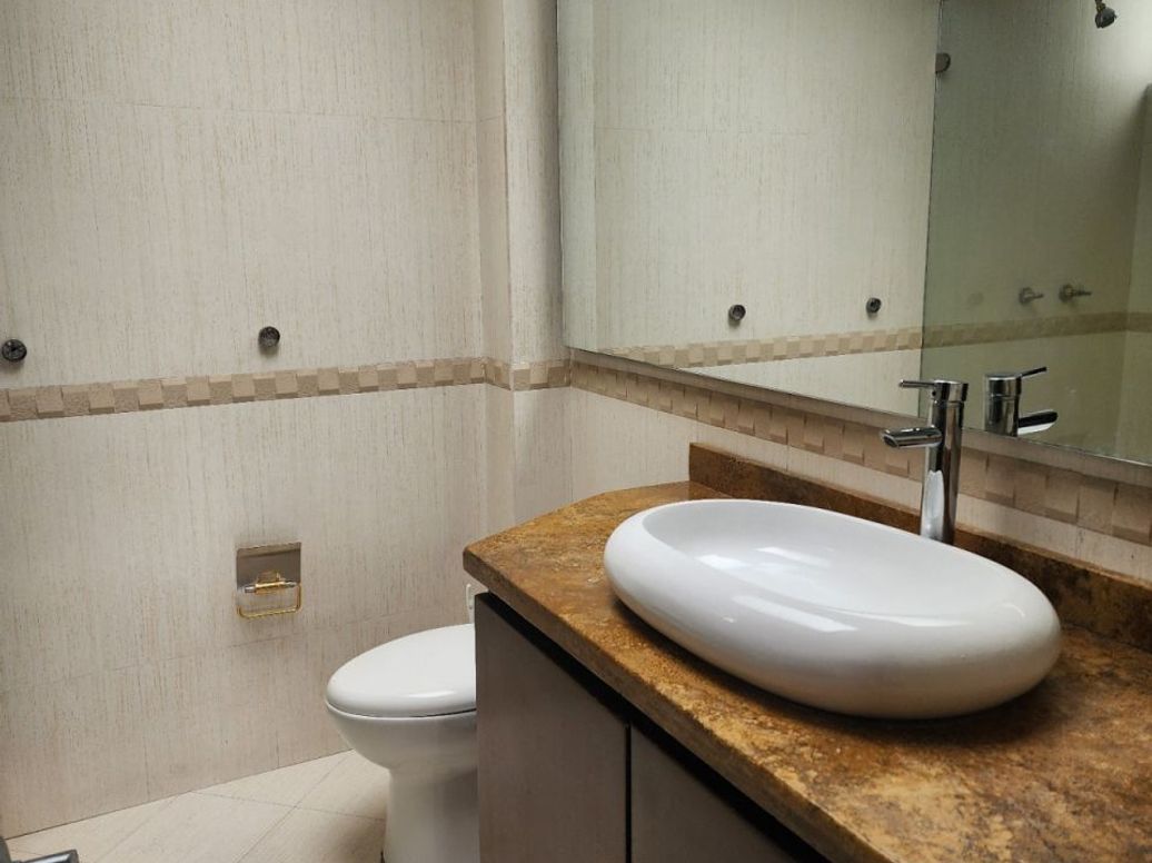 Apartamento de 3 alcobas en venta en San Patricio, Bogotá, 206 m² · foto 5 de 20