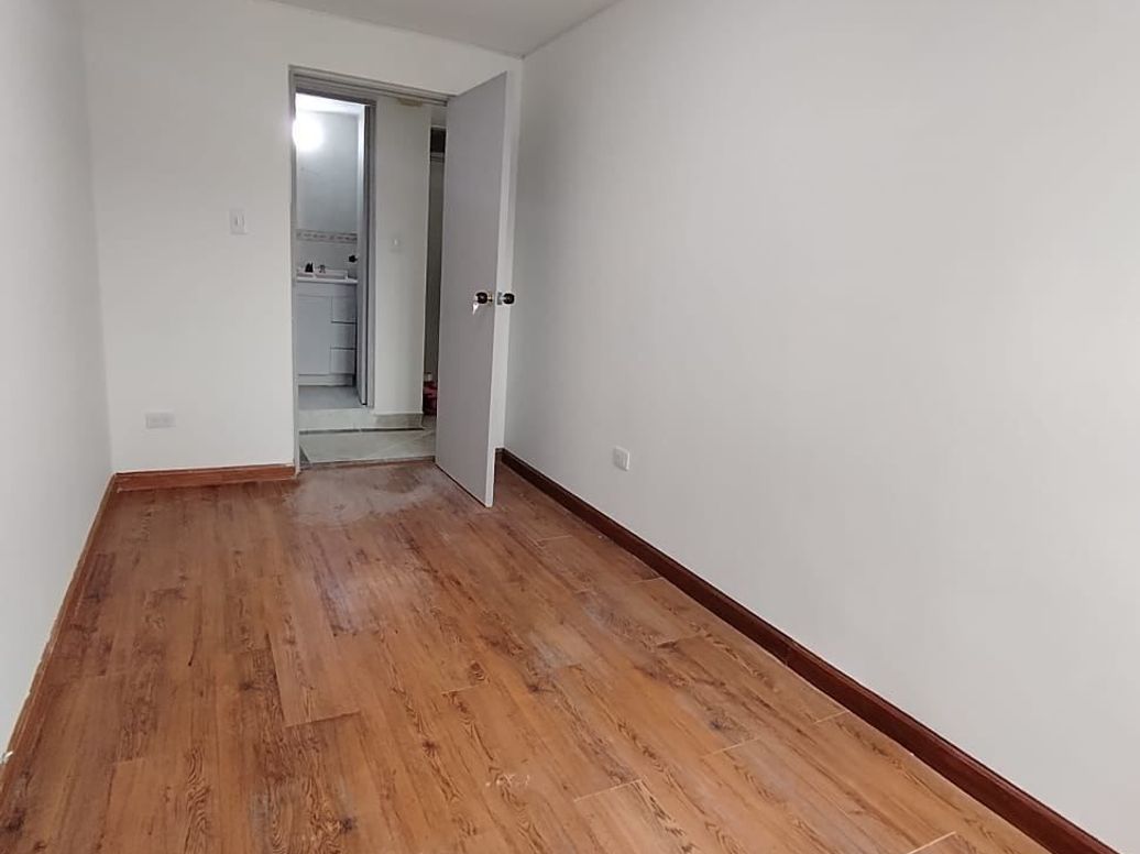 Apartamento de 4 alcobas en venta en Colseguros, Bogotá, 113 m² · foto 16 de 20