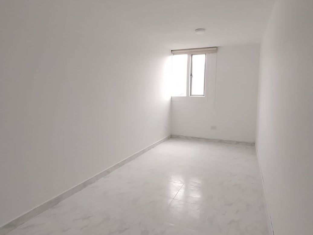 Apartamento de 4 alcobas en venta en Colseguros, Bogotá, 113 m² · foto 8 de 20