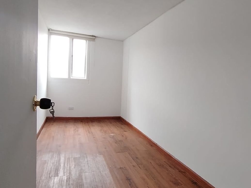 Apartamento de 4 alcobas en venta en Colseguros, Bogotá, 113 m² · foto 15 de 20