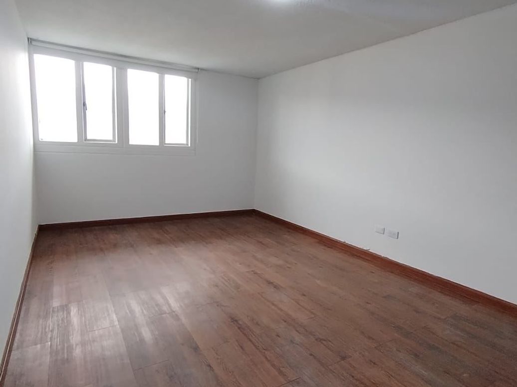 Apartamento de 4 alcobas en venta en Colseguros, Bogotá, 113 m² · foto 13 de 20