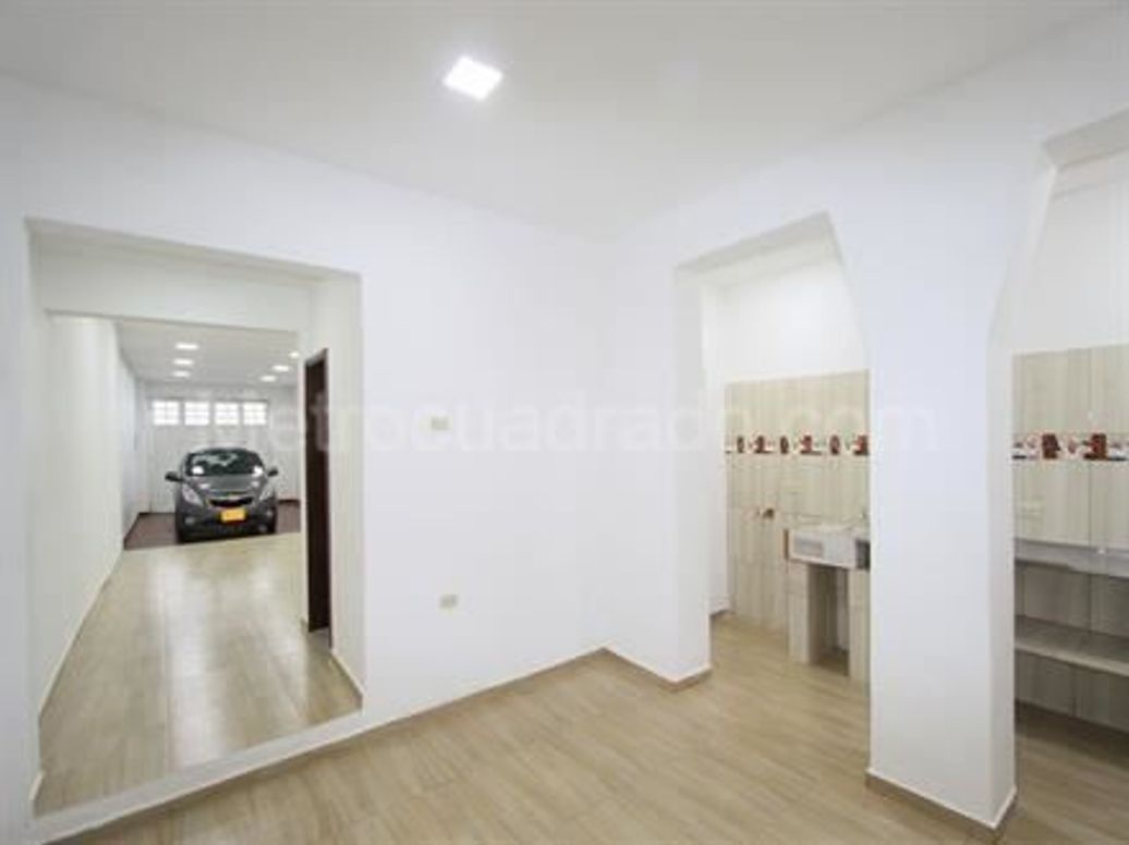 Casa de 2 alcobas en venta en San Bernardino, Bogotá, 224 m² · foto 4 de 15