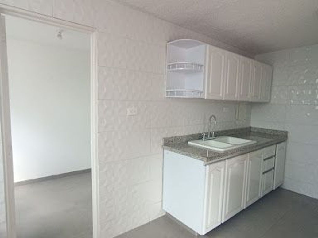 Apartamento de 3 alcobas en venta en La Floresta Norte, Bogotá, 115 m² · foto 3 de 17