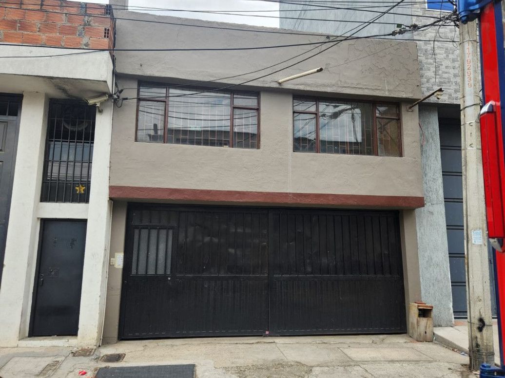 Casa de 1 alcoba en venta en Ub. Carvajal, Bogotá, 300 m² · foto 5 de 15