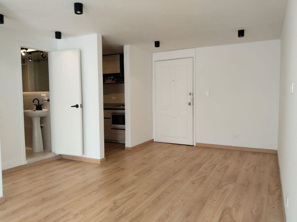 Apartamento de 2 alcobas en venta en El Refugio, Bogotá, 66 m² · foto 7 de 20
