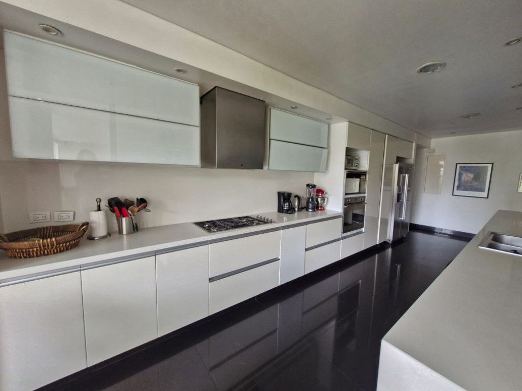 Apartamento de 3 alcobas en venta en Los Rosales, Bogotá, 290 m² · foto 4 de 20