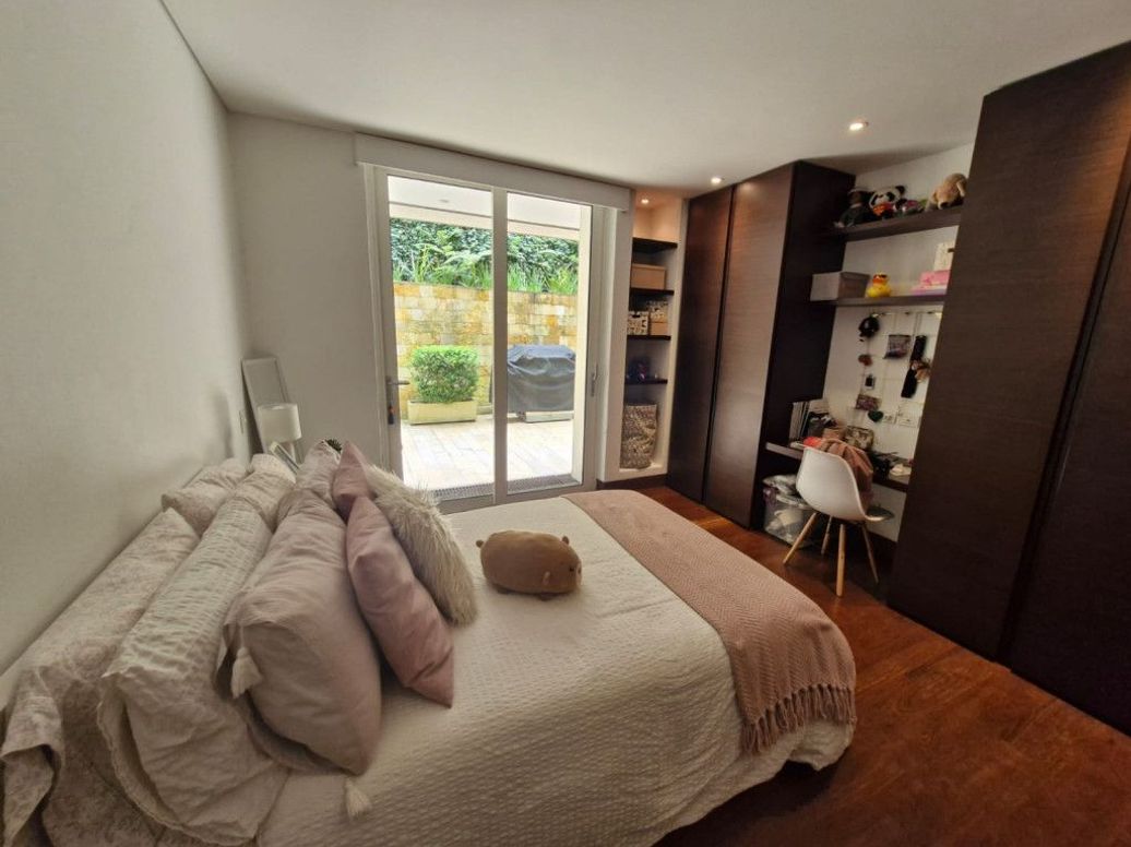 Apartamento de 3 alcobas en venta en Los Rosales, Bogotá, 290 m² · foto 8 de 20