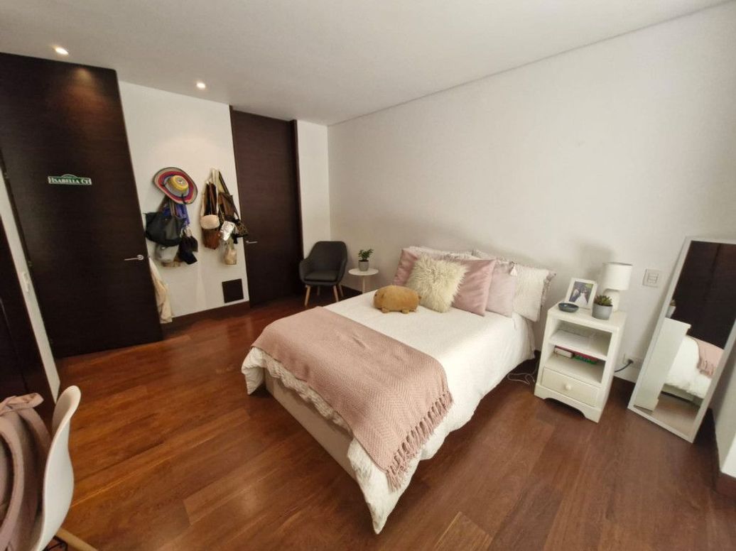 Apartamento de 3 alcobas en venta en Los Rosales, Bogotá, 290 m² · foto 9 de 20