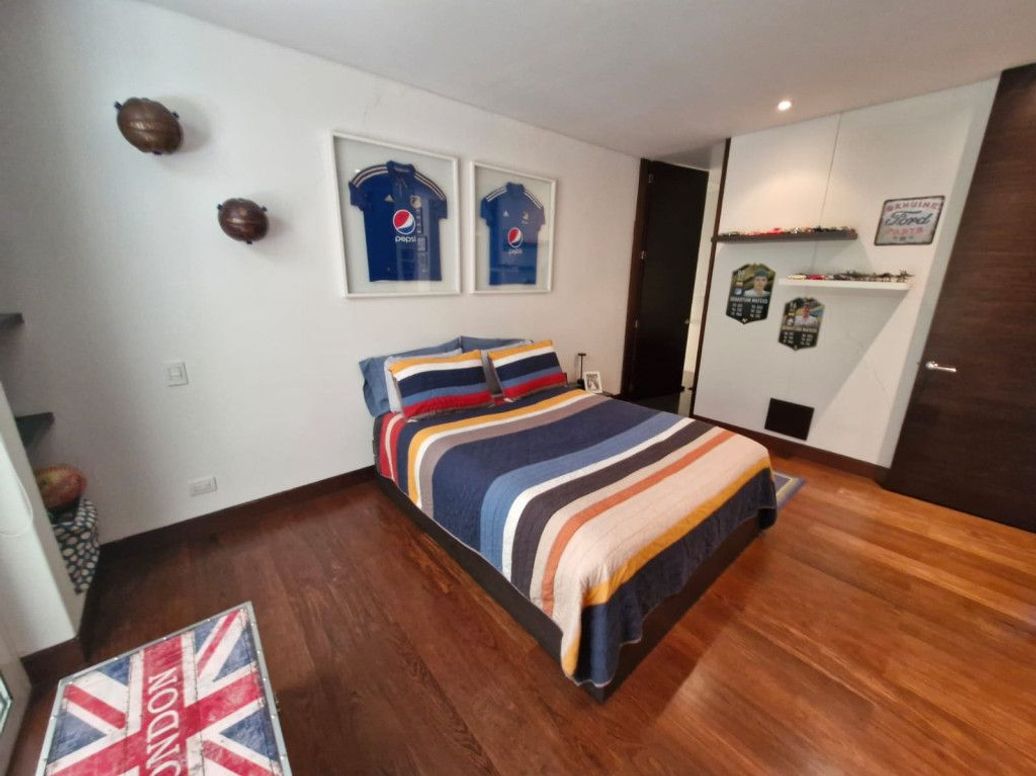 Apartamento de 3 alcobas en venta en Los Rosales, Bogotá, 290 m² · foto 13 de 20
