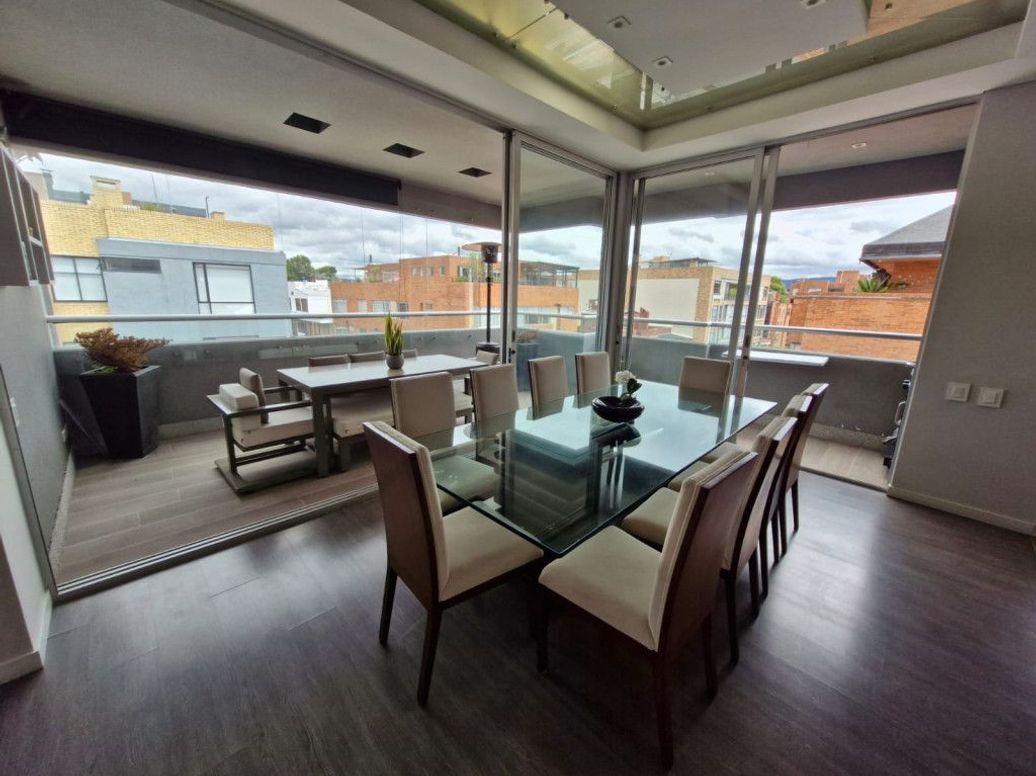 Apartamento de 4 alcobas en venta en Molinos Norte, Bogotá, 245 m² · foto 2 de 20
